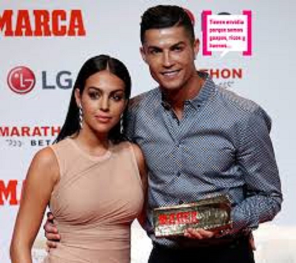 Cristiano Ronaldo's Partner Georgina Rodriguez Sunbathes In New home