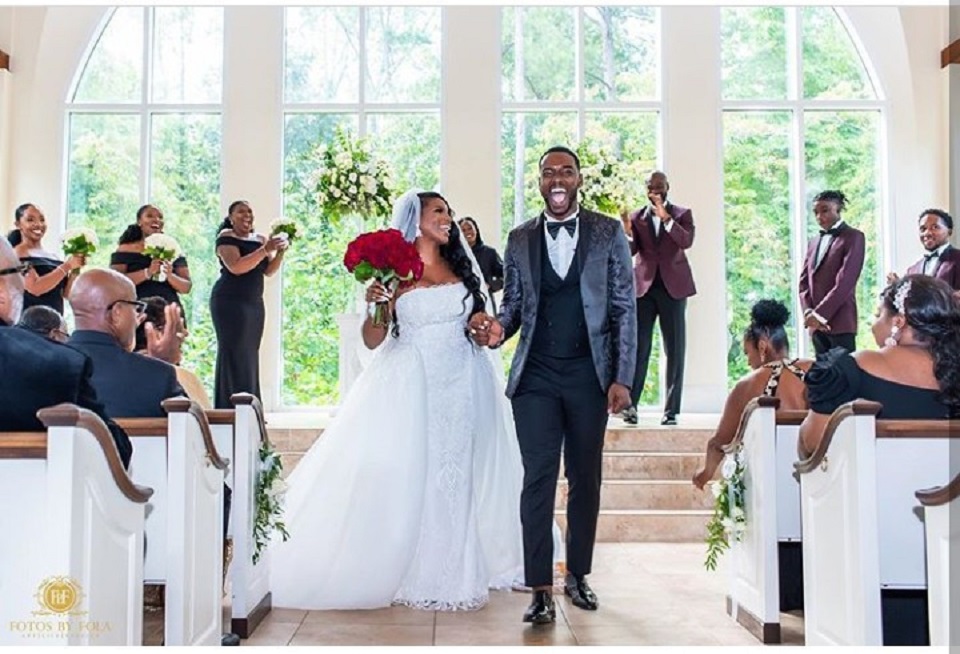 Love Story-Couple Catch The Wedding Bouquet & Garter Get Married After