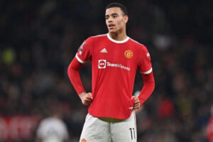 Police arrest Manchester United star player Mason Greenwood, 20, while his club suspends him after his girlfriend shared photos alleging he rap3d and physically assaulted her