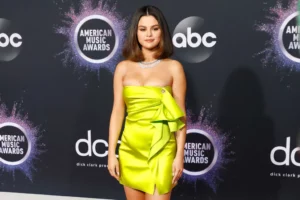 Selena Gomez becomes first woman to hit 400 million followers on Instagram after dethroning Kylie Jenner as the most-followed female on the platform