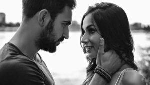 7 Tips To Make A Girl Fall Helplessly In Love With You