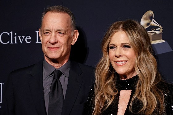Tom Hanks and Rita Wilson celebrate 35 years of marriage with cake
