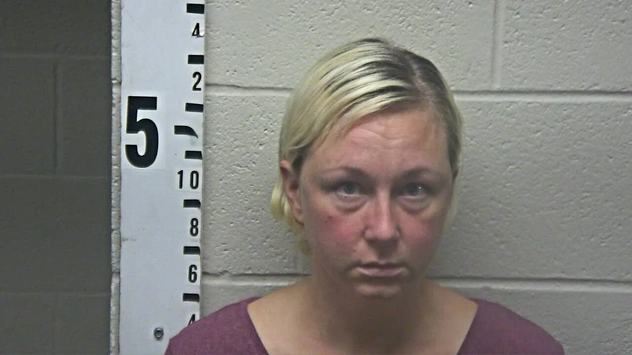 Elementary school teacher accused of raping student implies she's pregnant with his child