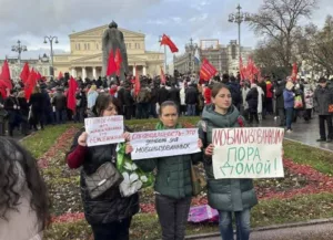 Go to the war front yourself and d!e - Wives and girlfriends of Russian soldiers send message to Putin